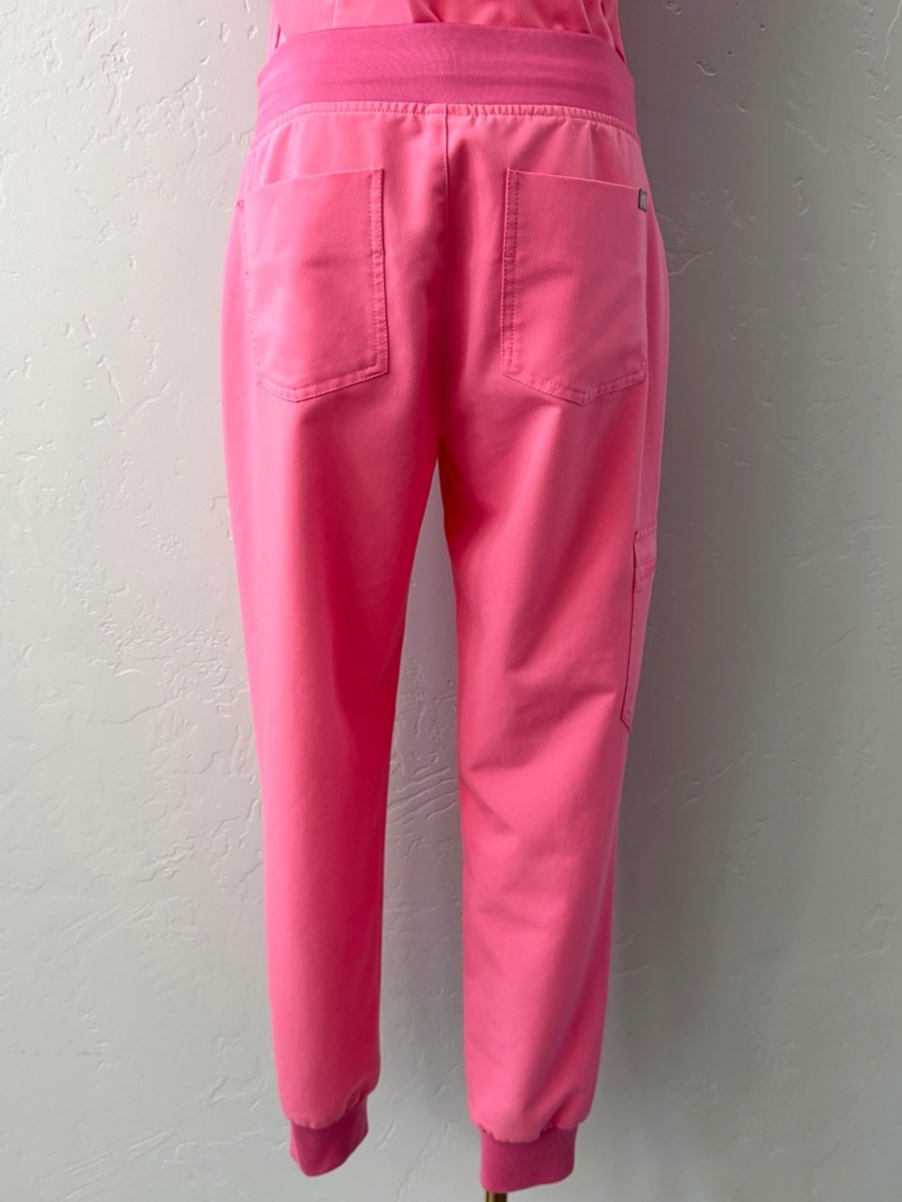 FIGS Zamora Jogger Scrub Pants Neon Pink S Petite Stretch - Picture 7 of 16
